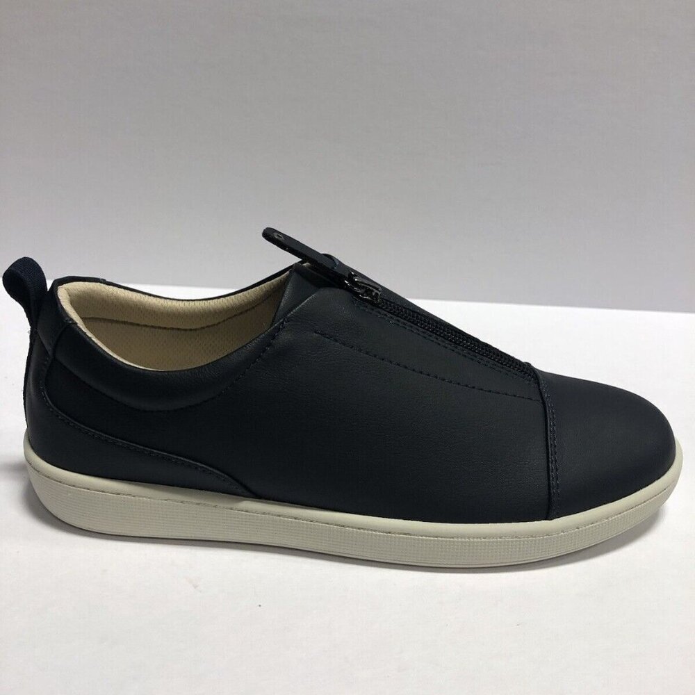 Trotters Women’s Anika, Navy Zip-Up Sneakers, Size 7.5M